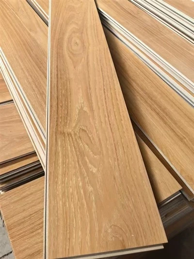 Vanntett plast-spc-gulv